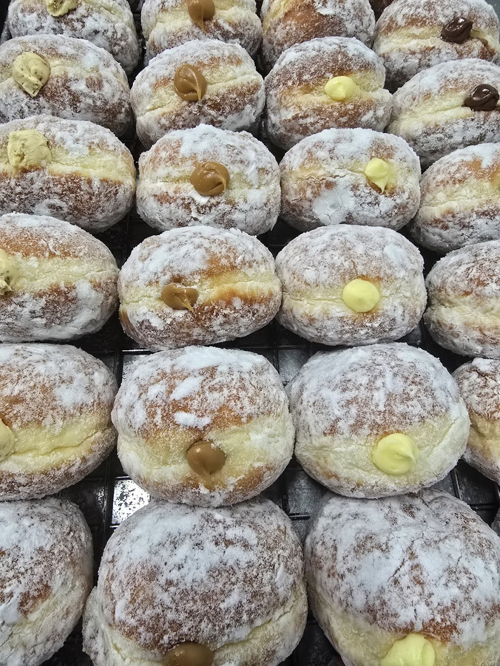 Huddos Bakery | 9/11 Broad St, Sarina QLD 4737, Australia | Phone: (07) 4943 1960