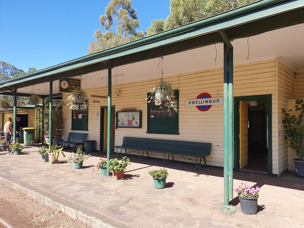 Dwellingup Station | tourist attraction | 1 Marinup St, Dwellingup WA 6213, Australia | 0862781111 OR +61 8 6278 1111