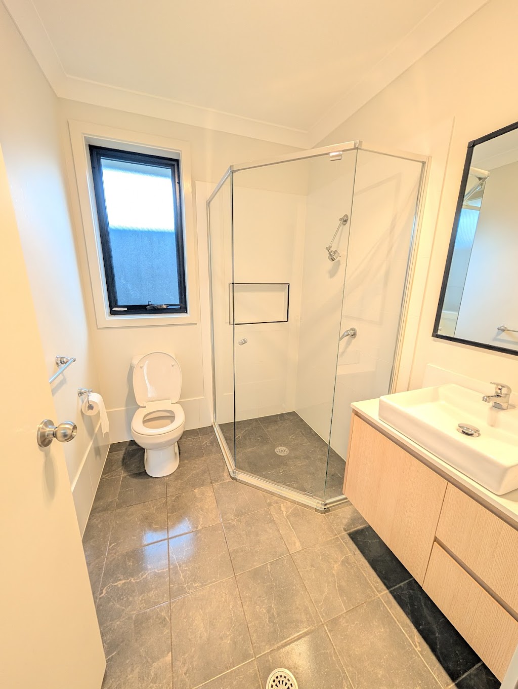 LSR Team Clean | Lacepede Pl, Hinchinbrook NSW 2168, Australia | Phone: 0450 605 200