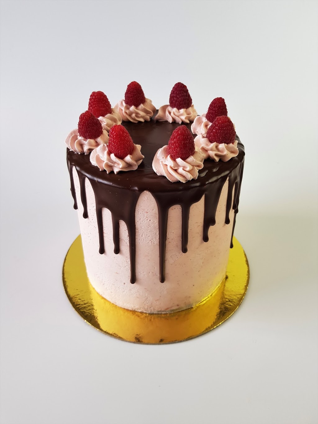 Stentons Cakes | bakery | 67 River Cres, Broadbeach Waters QLD 4218, Australia | 0417781454 OR +61 417 781 454