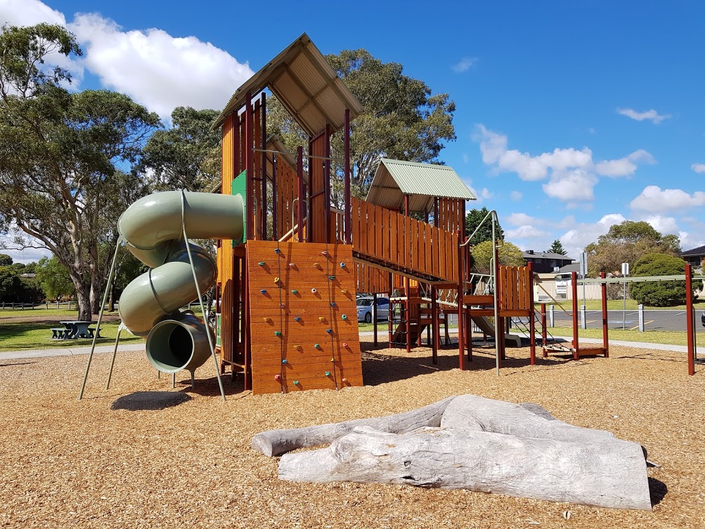 Gunns Road Reserve, Car Park & Entrance | 21/23-47 Gunns Rd, Hallam VIC 3803, Australia