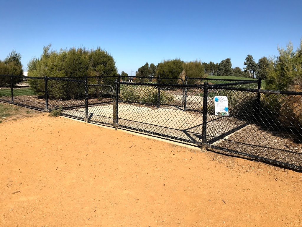 Greenfield Lane Dog Park | park | 23 Greenfield Ln, Pakenham VIC 3810, Australia