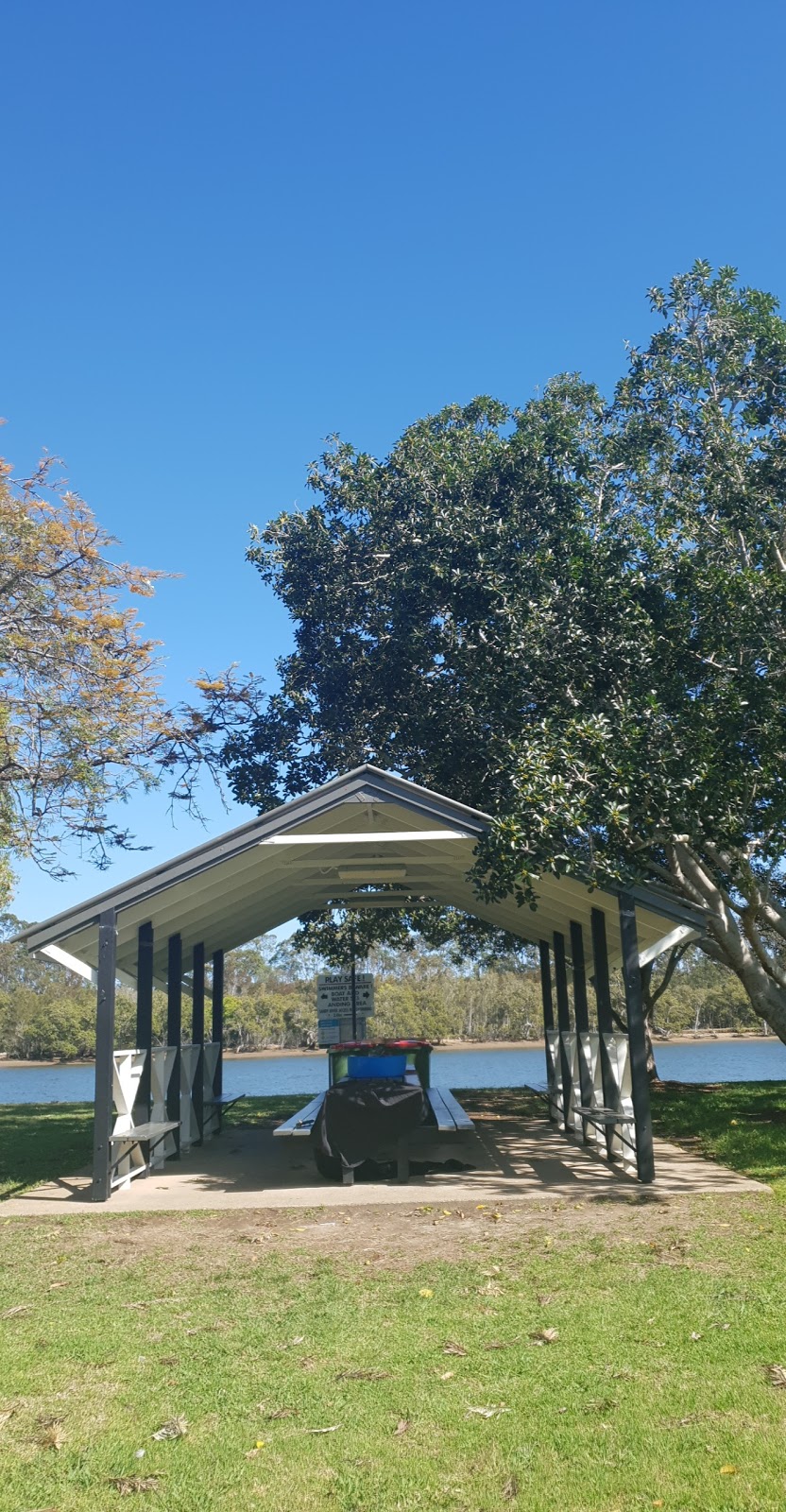 Charles Holm Park | park | Pinnaroo St, Hope Island QLD 4212, Australia