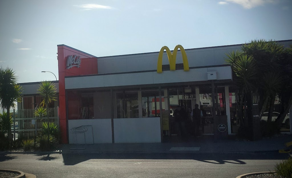 McDonalds West Beach | meal takeaway | Sir Reginald Ansett Dr, West Beach SA 5024, Australia | 0882351812 OR +61 8 8235 1812