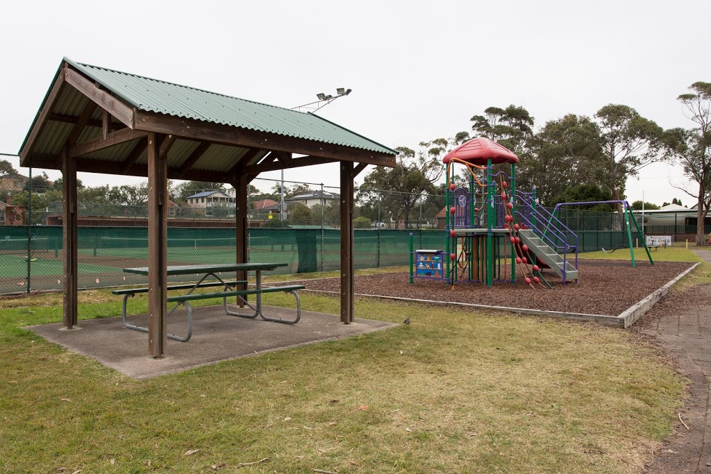 Bicentennial Park Playground | 44 Cowlishaw St, Redhead NSW 2290, Australia | Phone: (02) 4921 0333