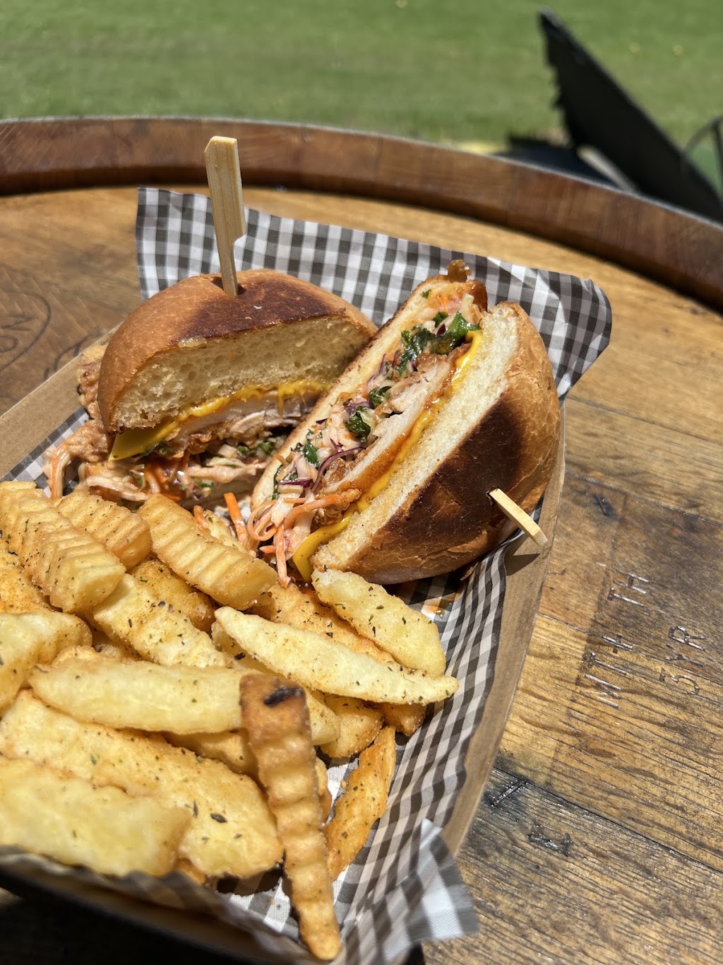 The Wedge | 150 Tallebudgera Creek Rd, Tallebudgera QLD 4228, Australia | Phone: (07) 5534 9900