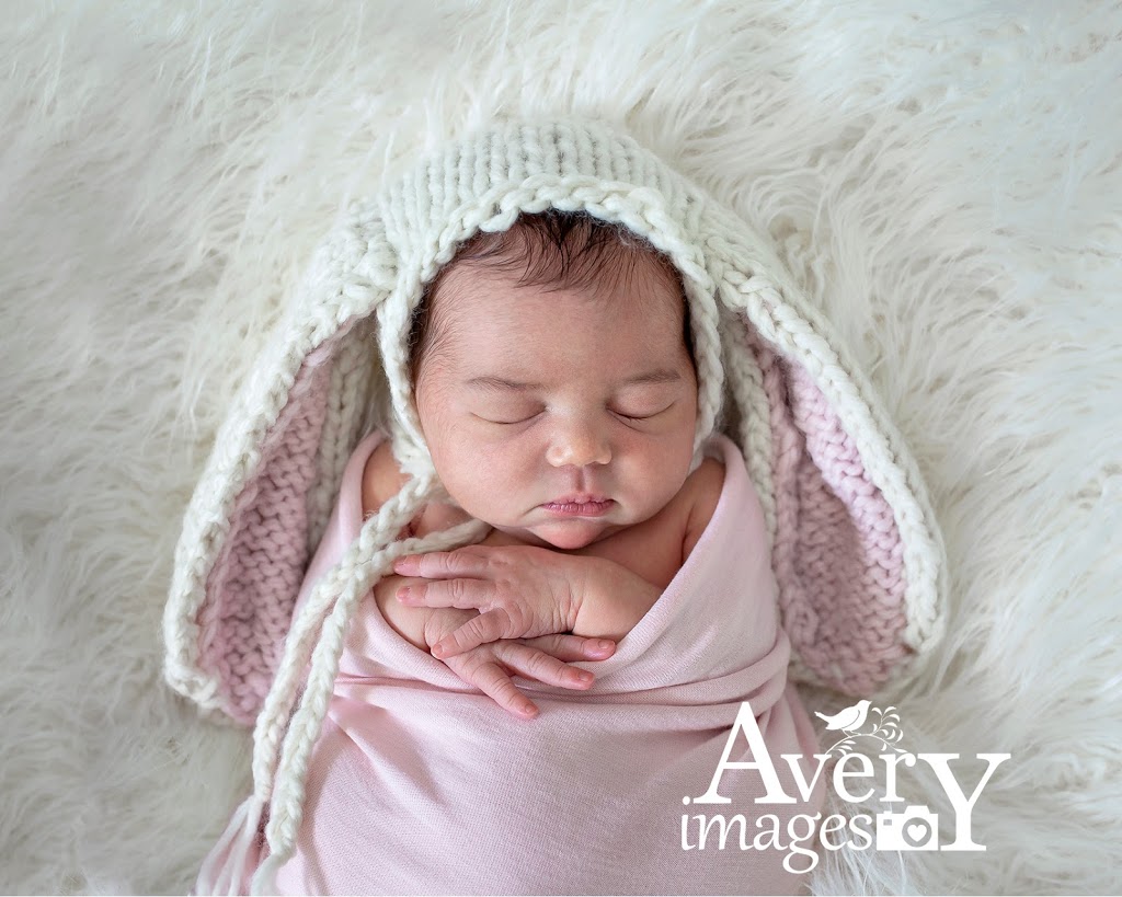 Avery Images - Newborn + Family Photographer | Lindeman Grove, Cessnock NSW 2325, Australia | Phone: 0447 981 066