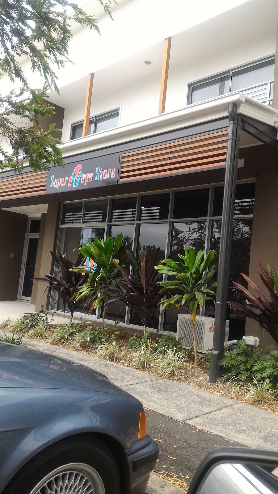 Super Vape Store - Oxenford | store | 8/3 Michigan Dr, Oxenford QLD 4210, Australia | 0756610564 OR +61 7 5661 0564