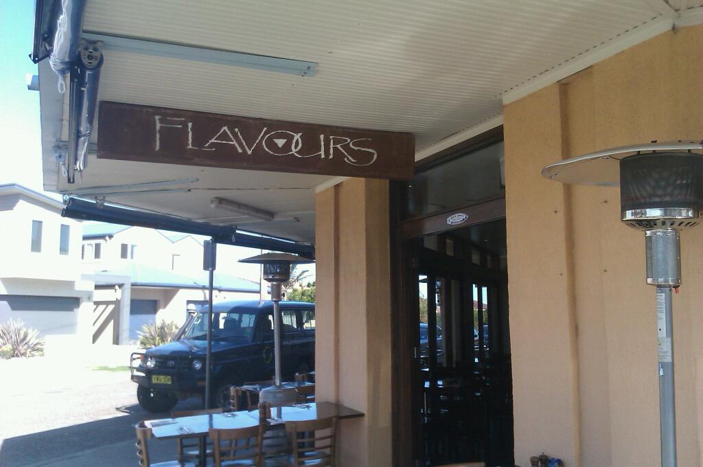 Flavours Gourmet Pizza & Gelato Bar | restaurant | 4/48 Watonga St, Port Macquarie NSW 2444, Australia | 0265827799 OR +61 2 6582 7799