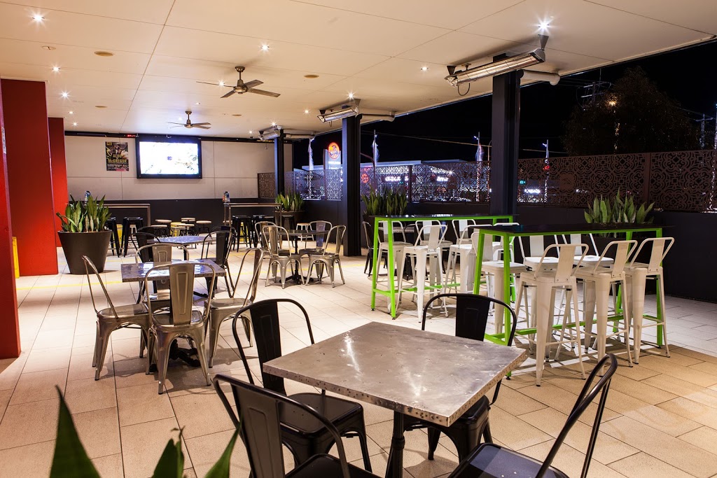 Racehorse Hotel | restaurant | 215 Brisbane Rd, Booval QLD 4304, Australia | 0732821222 OR +61 7 3282 1222