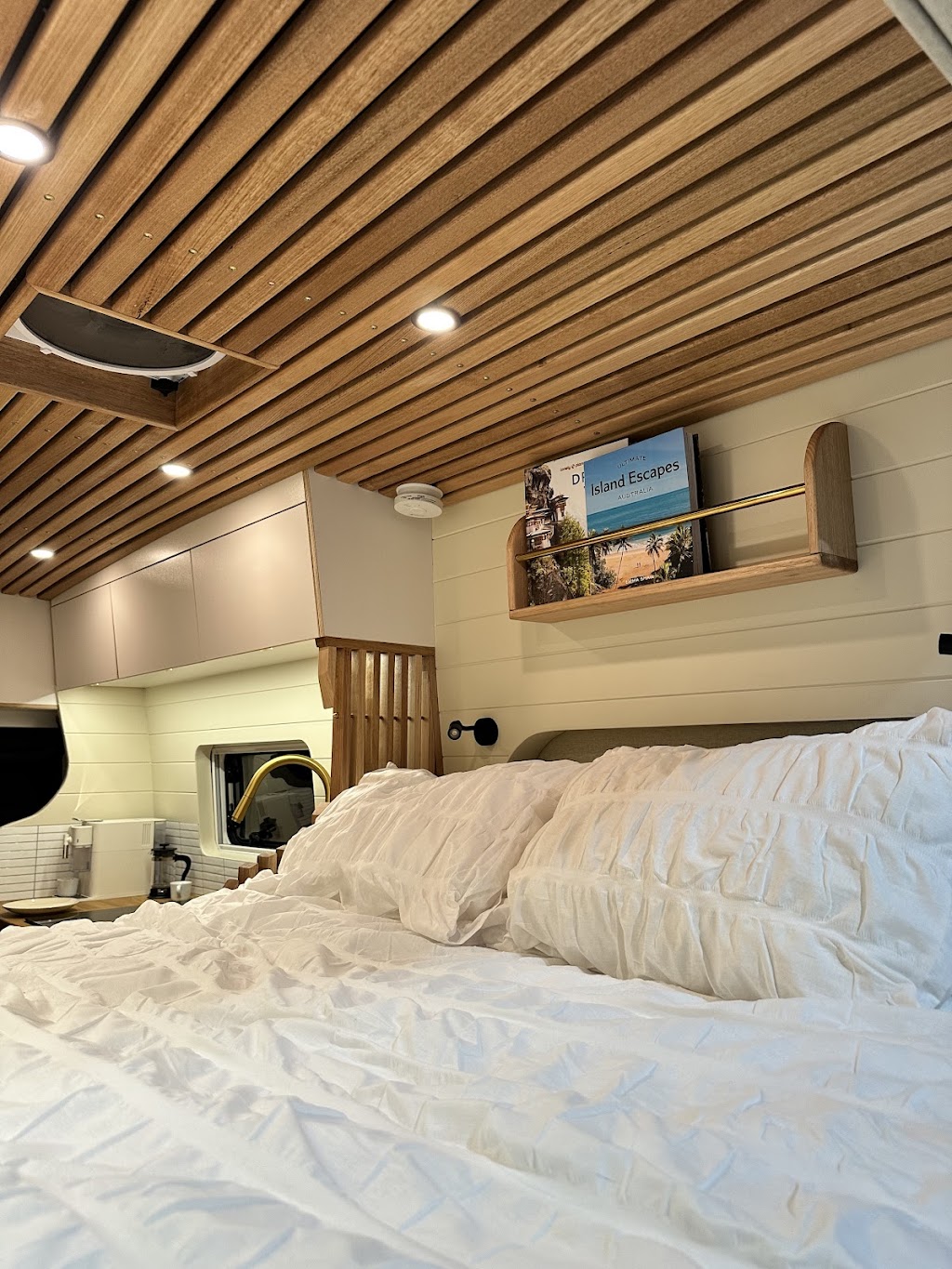 B-Z Camper Fitouts | 8 Murray Dwyer Cct, Mayfield West NSW 2304, Australia | Phone: 0451 732 287