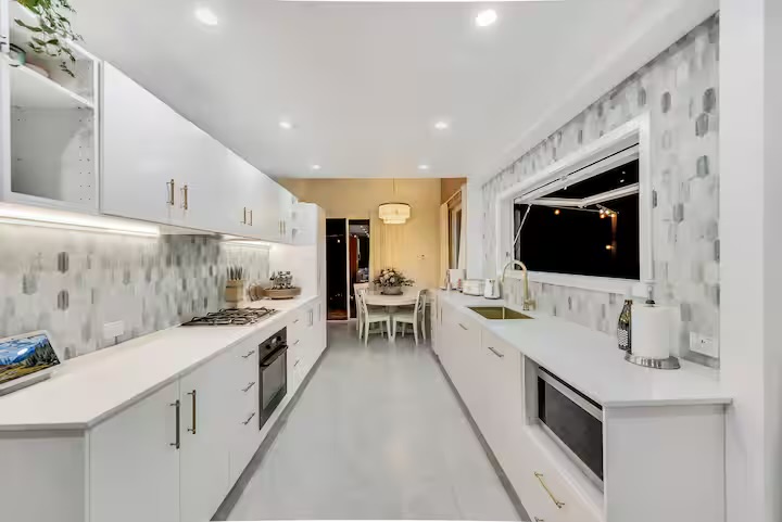 Max Painting Solutions | 26A Eden Ave, Coolangatta QLD 4225, Australia | Phone: 0405 391 408