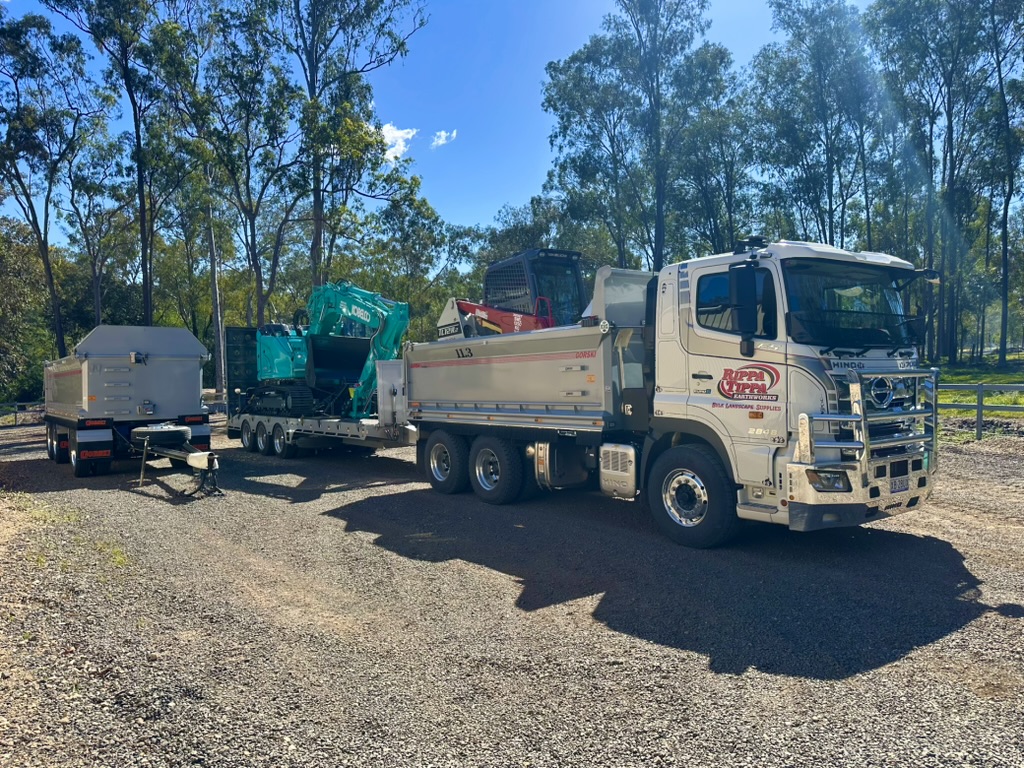 Rippa Tippa Earthworks | Thallon Rd, Kensington Grove QLD 4341, Australia | Phone: 0428 473 966