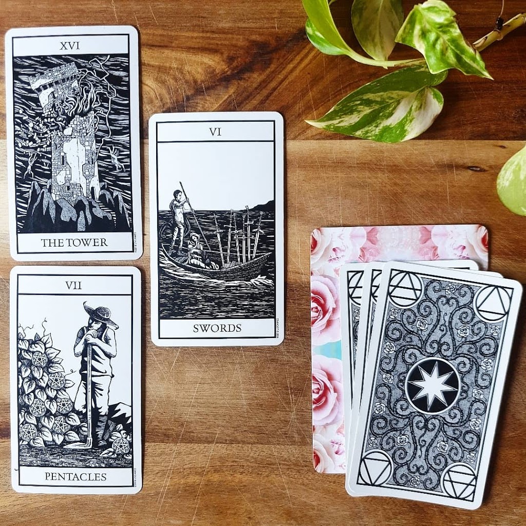 Tarot Reading & Intuitive Services: Nikki Wouters | Oxley QLD 4075, Australia | Phone: 0449 664 775