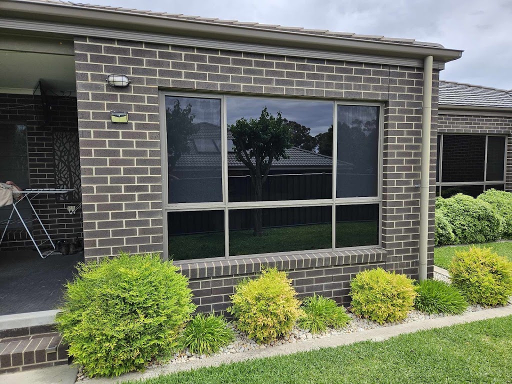 Tint Bros Plus | Factory 1/7 Tullaroop Rd, Maryborough VIC 3465, Australia | Phone: 0497 186 499