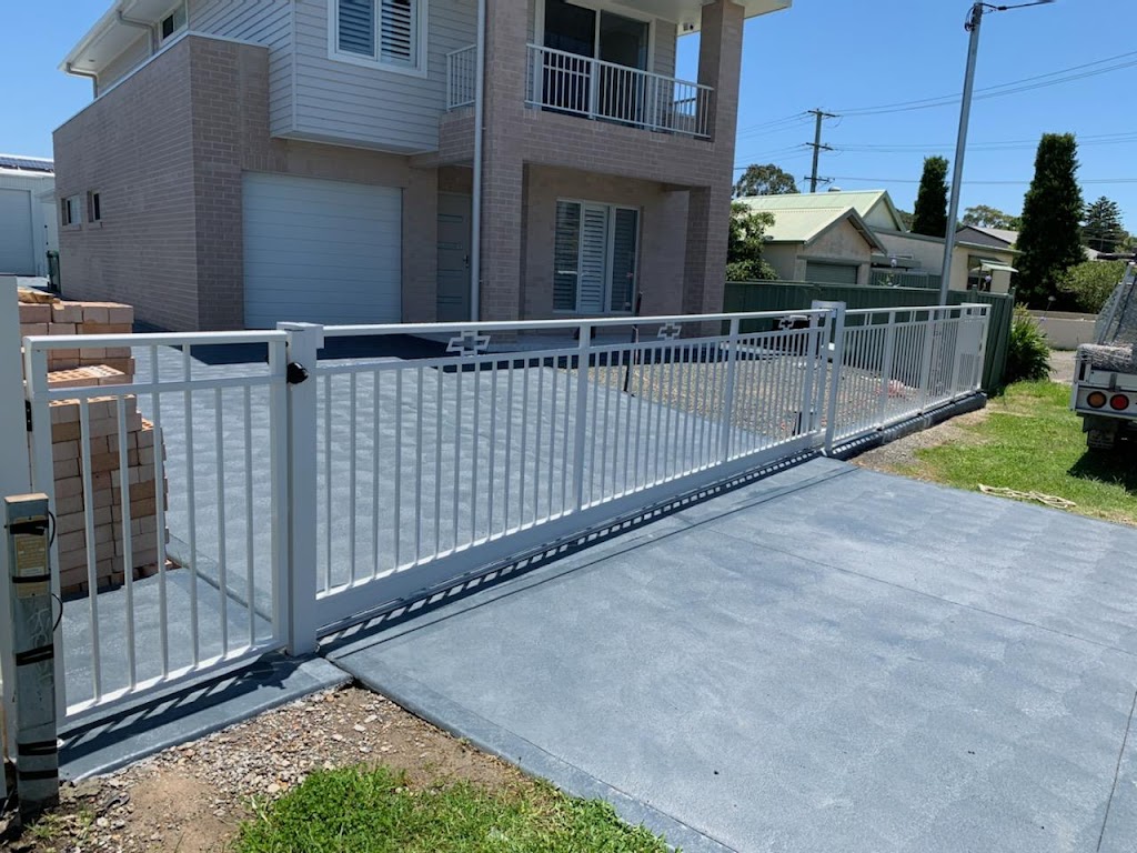 Aluminium Slat Fencing and Gates | 5 Templar Pl, Bennetts Green NSW 2290, Australia | Phone: 0416 189 028