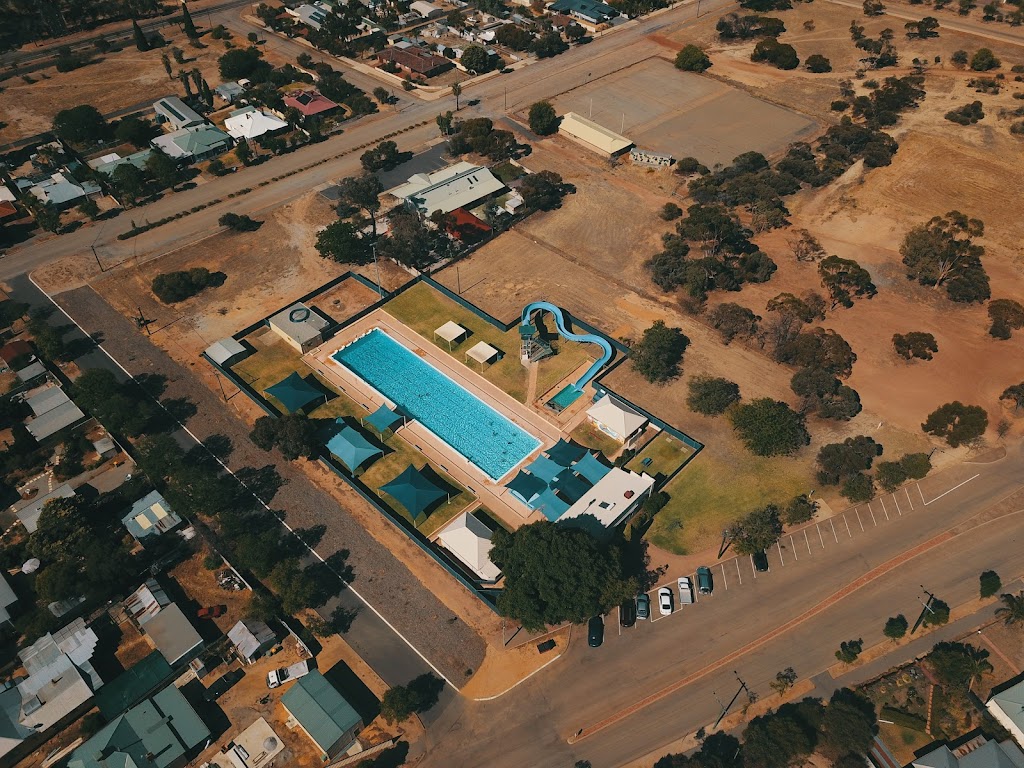 Merredin District Olympic Swimming Pool | 1 Throssell Rd, Merredin WA 6415, Australia | Phone: (08) 6140 1257