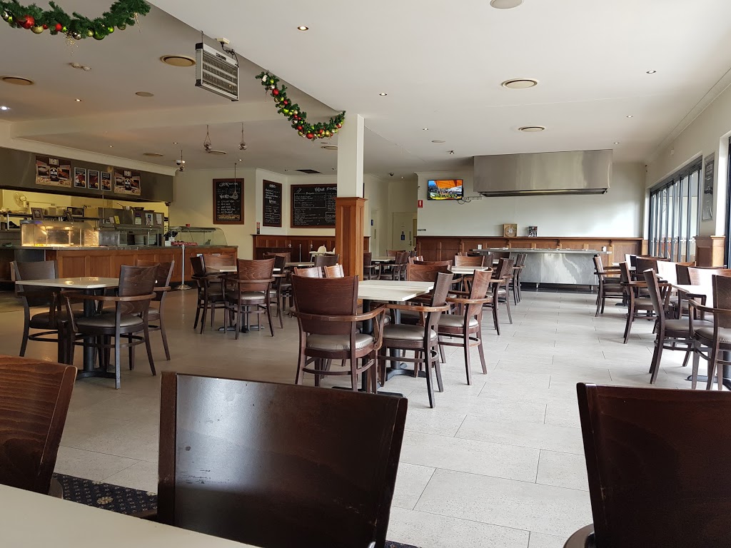 The Village Hotel | restaurant | 77 Mount Druitt Rd, Mount Druitt NSW 2770, Australia | 0296258863 OR +61 2 9625 8863