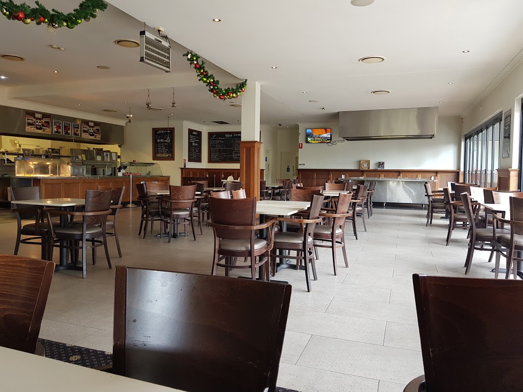 The Village Hotel | 77 Mount Druitt Rd, Mount Druitt NSW 2770, Australia | Phone: (02) 9625 8863