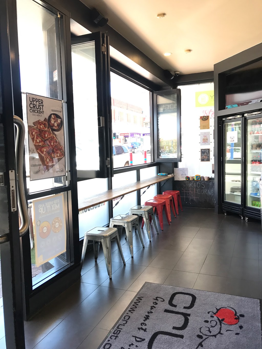 Crust Gourmet Pizza Bar | 69 Walcott Street, near, intersection, Beaufort St, Mount Lawley WA 6050, Australia | Phone: (08) 9227 1288