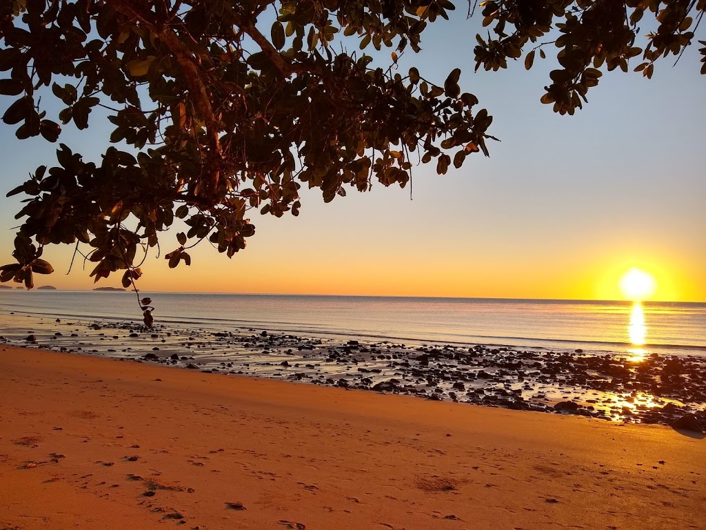 Bicton Hill, Clump Mountain National Park | park | Alexander Dr, Djiru QLD 4852, Australia