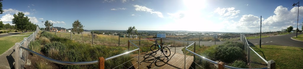 Mount Ridley Lookout | park | 90 Mt Ridley Rd, Mickleham VIC 3064, Australia | 0392052200 OR +61 3 9205 2200