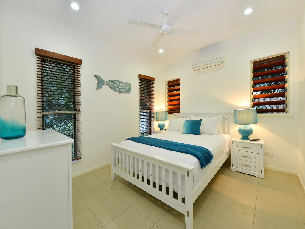 Red Anchor | 30 Mudlo St, Port Douglas QLD 4877, Australia | Phone: (07) 4099 4789