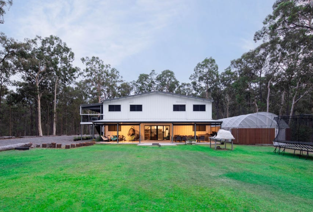 Winston Wallabies Urban Getaway | 125 Winston Rd, Sheldon QLD 4157, Australia | Phone: 0402 843 976