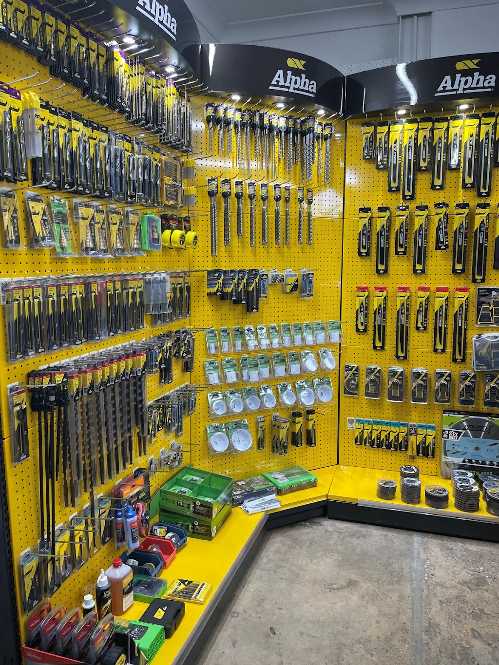 Hoadleys Hardware | 22 Adelaide St, Blayney NSW 2799, Australia | Phone: (02) 6361 2301