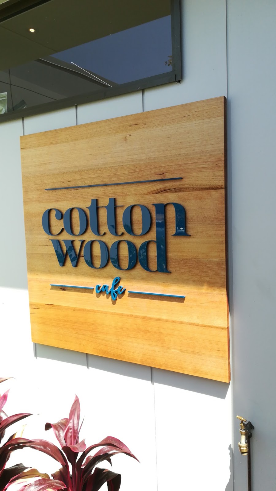 Cotton Wood Cafe | cafe | 84 Russell Luhrs Way, Spring Mountain QLD 4124, Australia