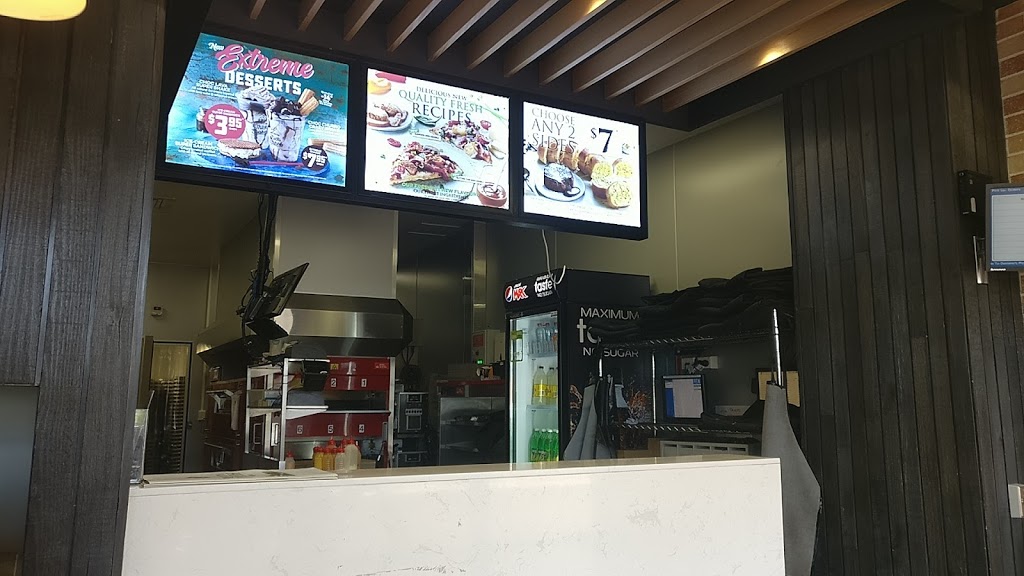 Dominos Pizza Glenmore Park NSW | meal takeaway | shop 7d/1-11 Town Terrace, Glenmore Park NSW 2745, Australia | 0247233320 OR +61 2 4723 3320