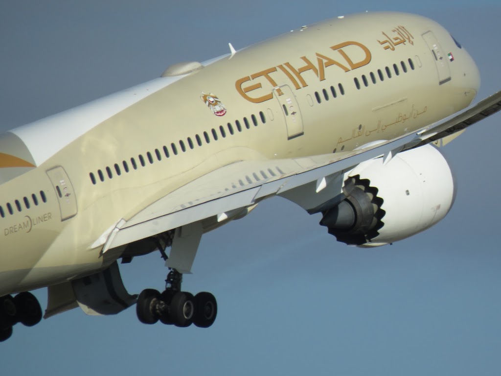 Etihad First & Business Class Lounge Melbourne | night club | 2 Terminal Dr, Melbourne Airport VIC 3045, Australia