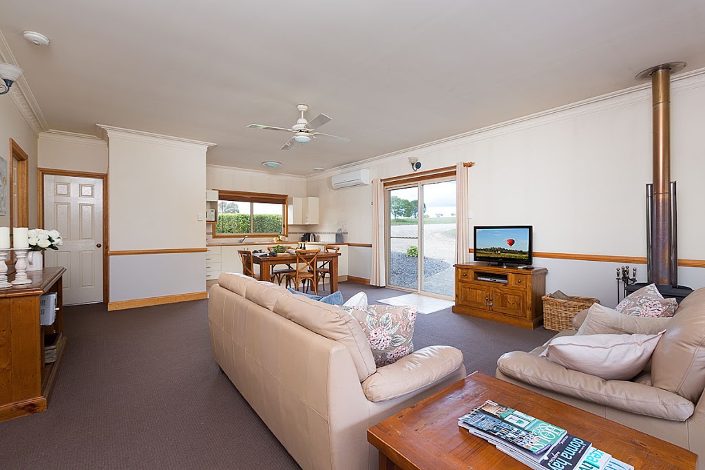 Windsors Edge Cottages | 1039 McDonalds Rd, Rothbury NSW 2320, Australia | Phone: 0477 010 010