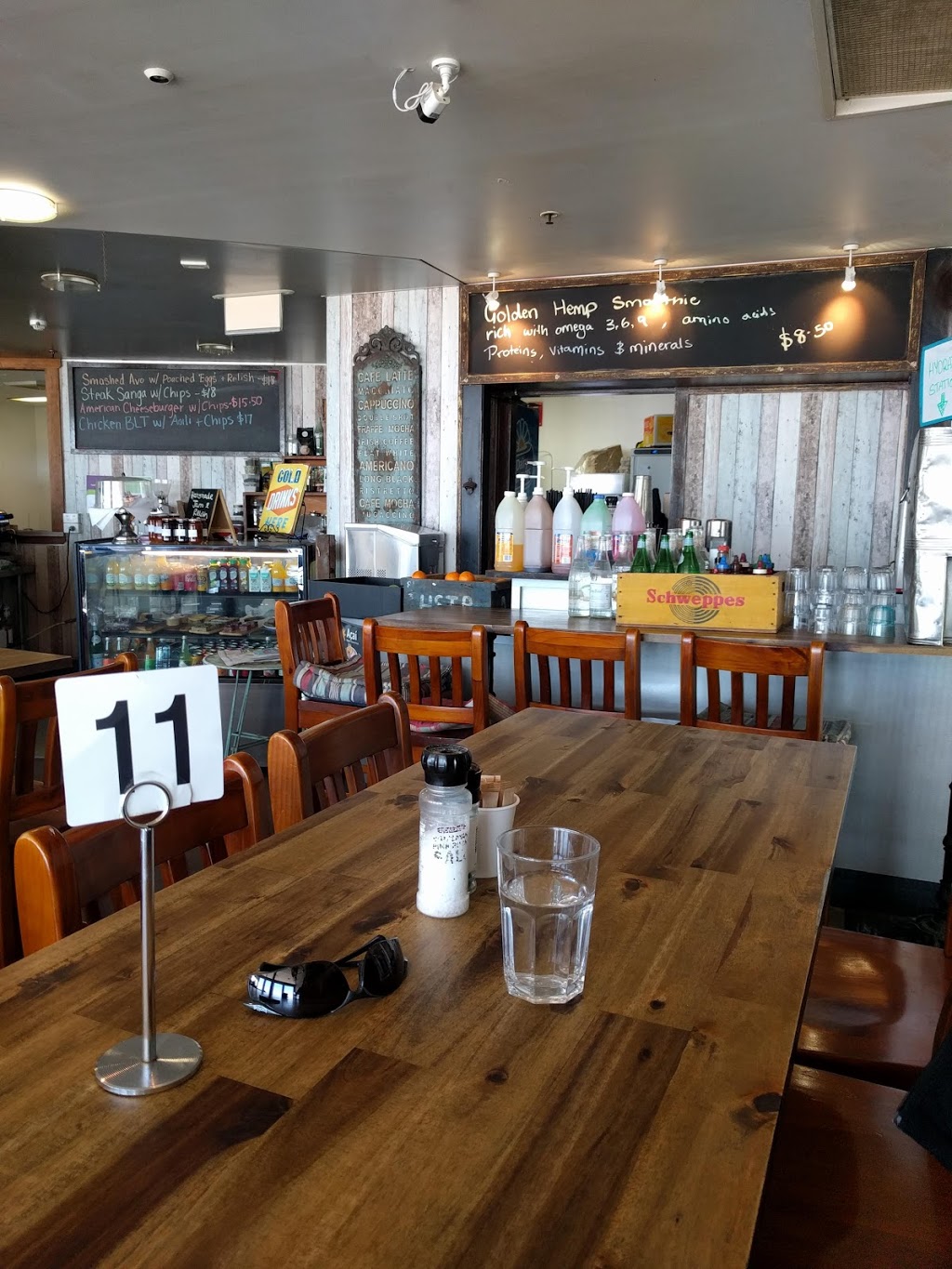 Liquid Gold Beach Cafe | cafe | 102/61 Shortland Esplanade, Newcastle NSW 2300, Australia | 0478137357 OR +61 478 137 357