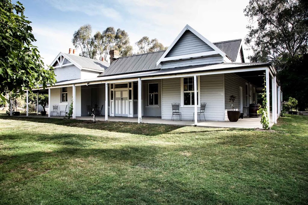 The Glen Farmhouse on Ovens River | lodging | 57 Fisher Ln, East Wangaratta VIC 3678, Australia | 0439029855 OR +61 439 029 855