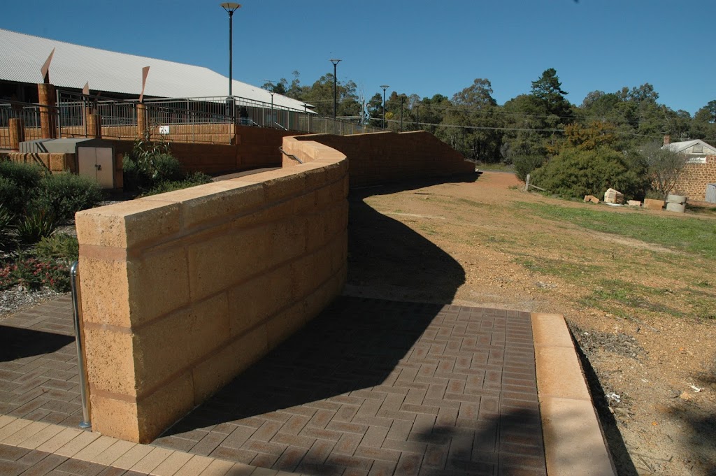 TMJ limestone retaining | 41 Barbarich Dr, Gidgegannup WA 6083, Australia | Phone: 0427 960 695