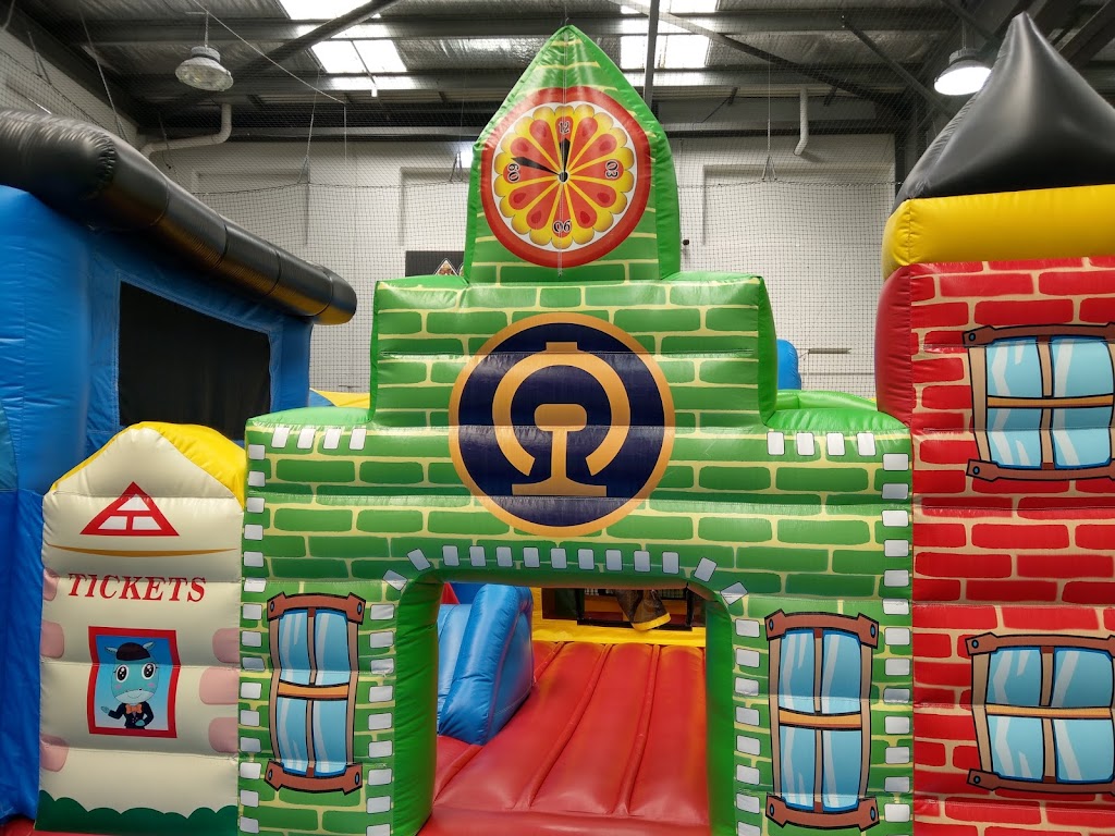 Inflatable World Kambah | 6 Jenke Cct, Kambah ACT 2902, Australia | Phone: (02) 6296 7737