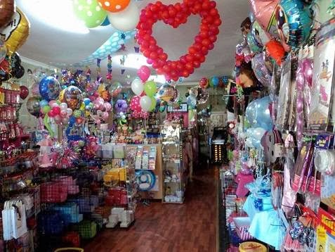 Complete Balloon Decorating | 174 Buckley St, Essendon VIC 3040, Australia | Phone: (03) 9325 4888