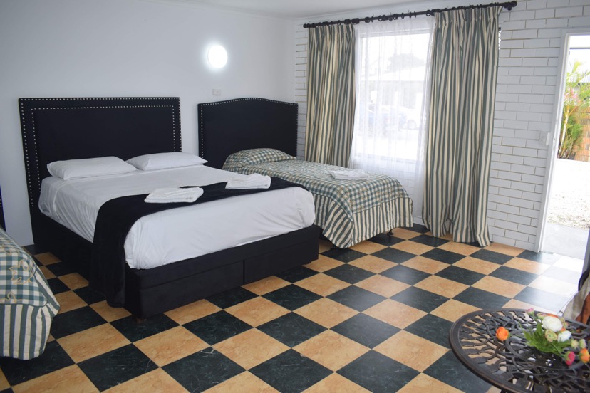 The Queenslander Motel | 1272 Gold Coast Hwy, Palm Beach QLD 4221, Australia | Phone: (07) 5535 3614