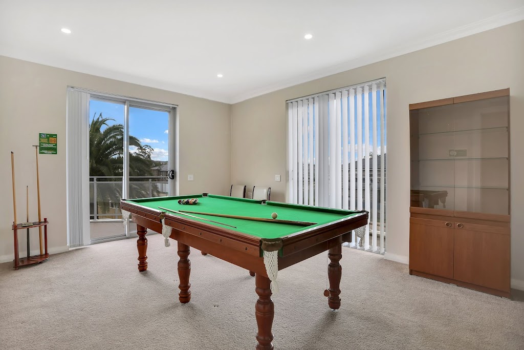 Golf Shore Retirement Village | 20 Fairway Dr, Norwest NSW 2153, Australia | Phone: 1800 778 672