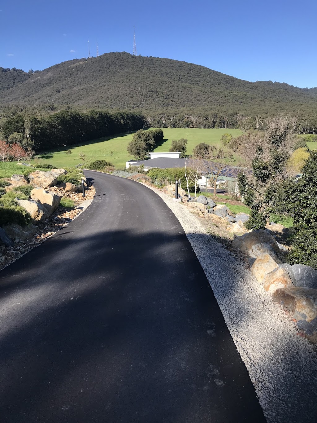 J&S Asphalt Pty Ltd | 93 Monbulk-Seville Rd, Wandin East VIC 3139, Australia | Phone: (03) 5964 2213