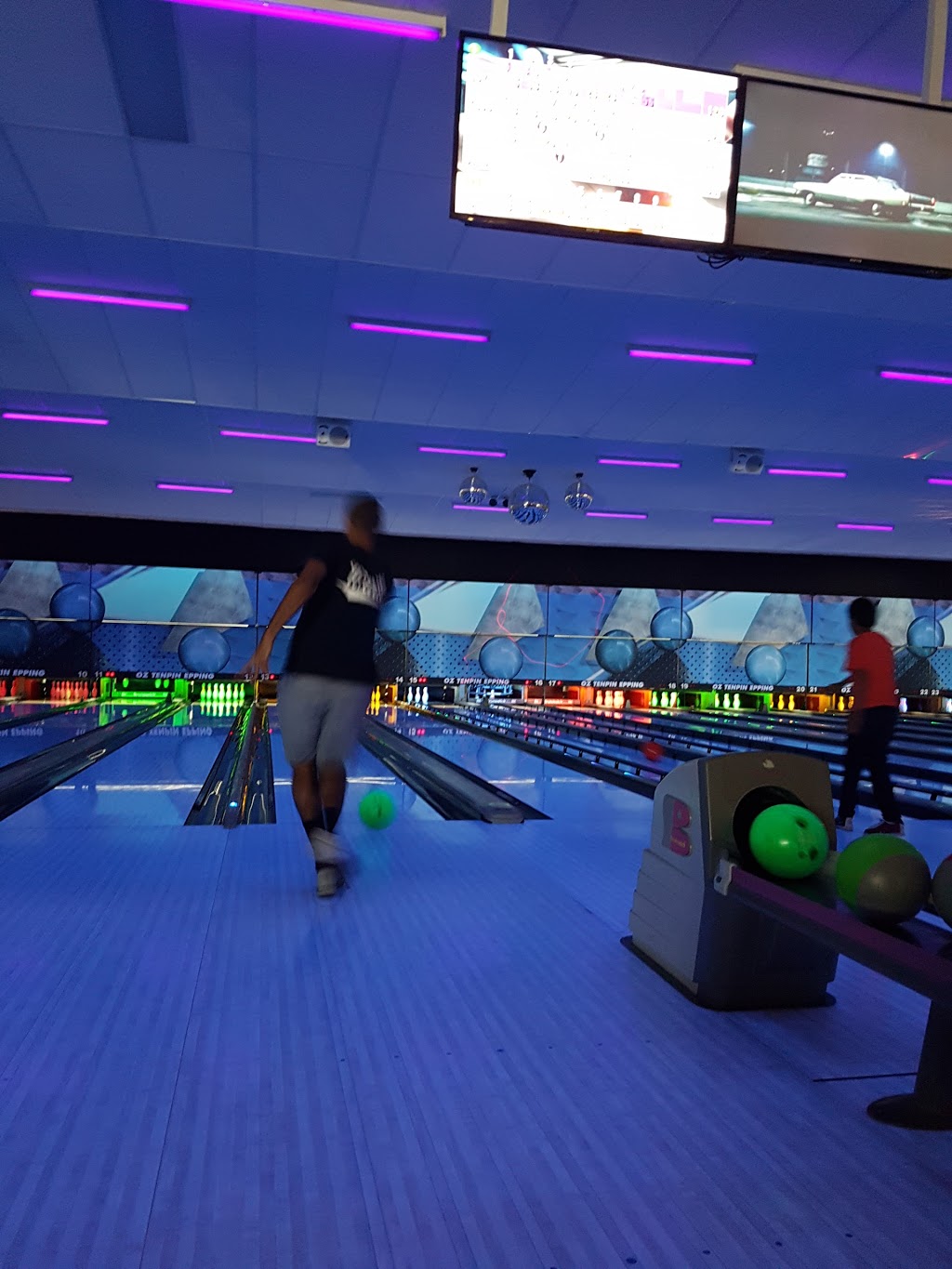 Oz Tenpin Epping | bowling alley | 41/53 Miller St, Epping VIC 3076, Australia | 0394083077 OR +61 3 9408 3077