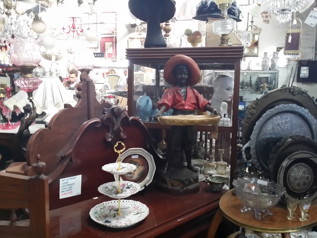 De Bretts Antique Market | home goods store | 646 Mt Alexander Rd, Moonee Ponds VIC 3039, Australia | 0393701855 OR +61 3 9370 1855