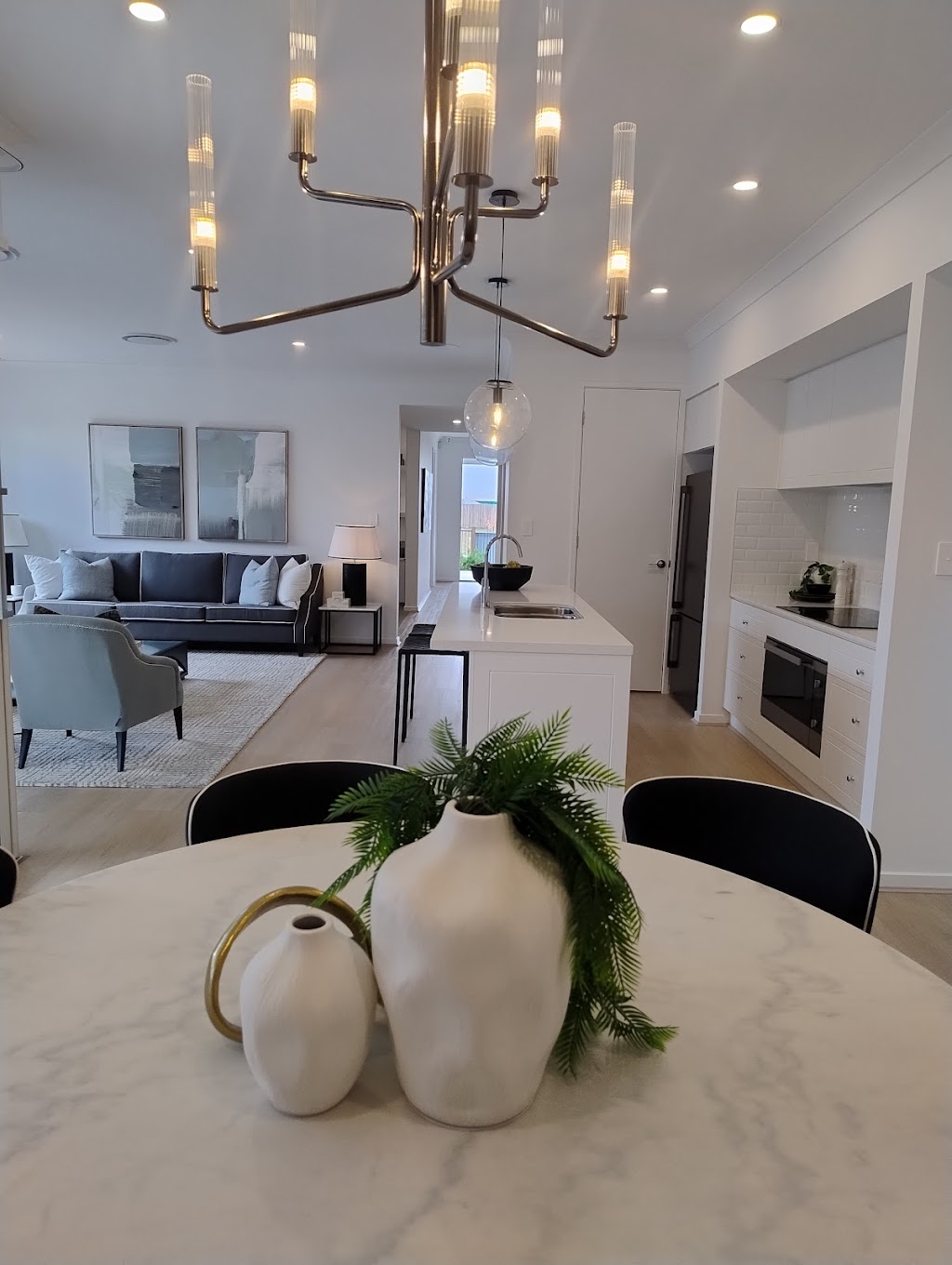 Clarendon Homes Everleigh Display Centre | 29 Tuscan Cct, Greenbank QLD 4124, Australia | Phone: (07) 3387 1490