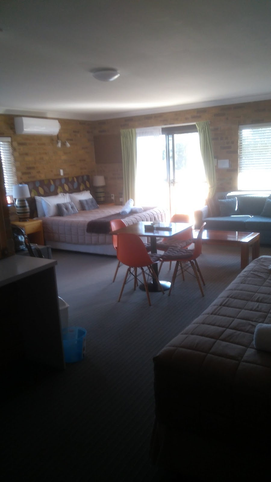 Hawks Nest Motel | lodging | 3/5 Yamba St, Hawks Nest NSW 2324, Australia | 0249971166 OR +61 2 4997 1166