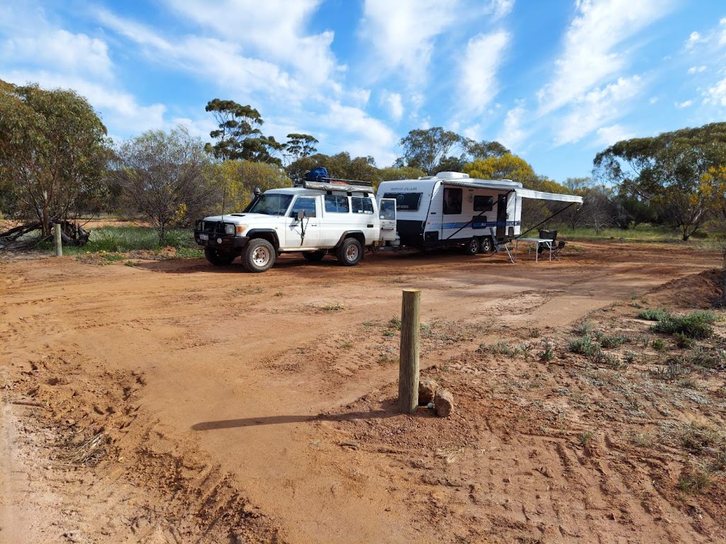 The Camp - Wave Rock Short Stay | campground | Corner Aylmore Road &, Hyden-Lake King Rd, Hyden WA 6359, Australia | 0400488821 OR +61 400 488 821