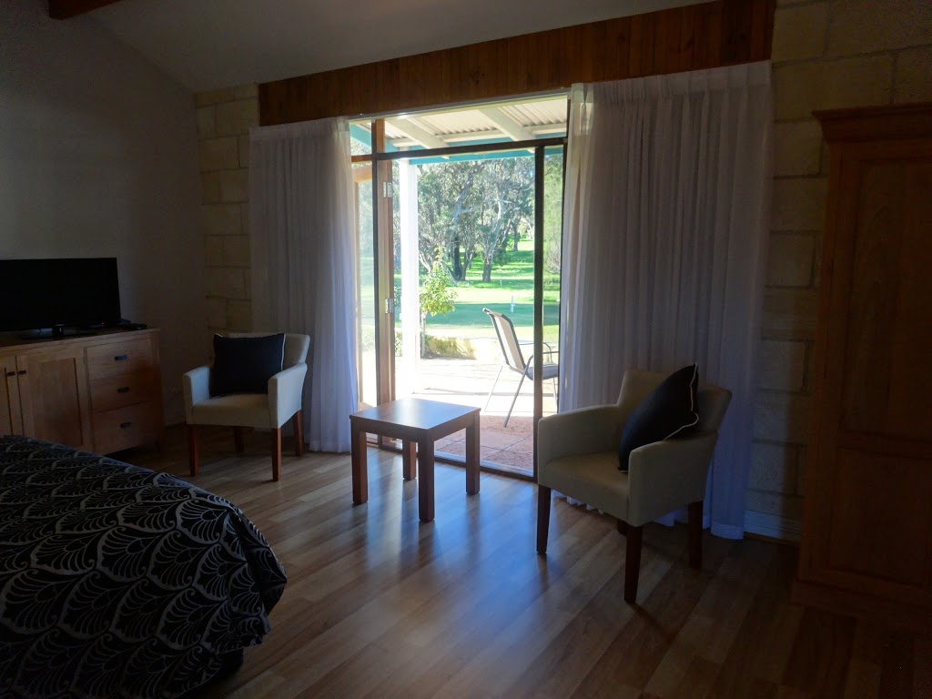 Studio 66 (Bed and Breakfast Country Retreat) | lodging | 66 Clifton Downs Rd, Lake Clifton WA 6211, Australia | 0413335807 OR +61 413 335 807