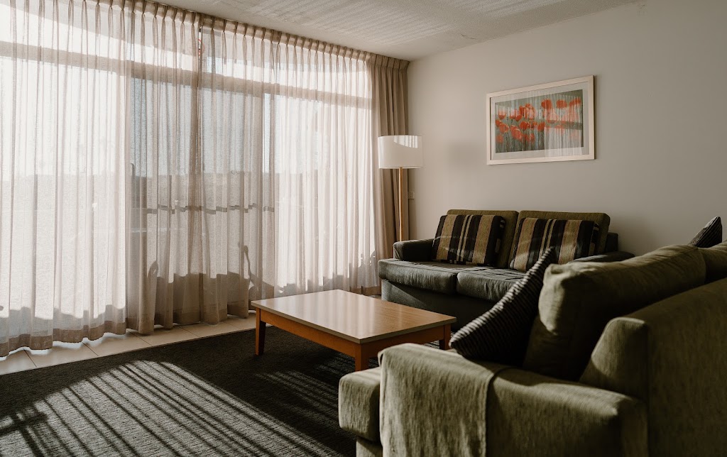 Lake Mulwala Boatel | 230 Melbourne St, Mulwala NSW 2647, Australia | Phone: (03) 5744 9444