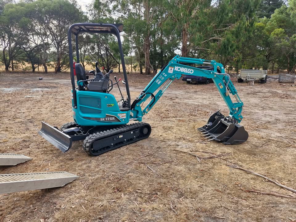 Paxton Machinery Hire | Taylors Rd, Haddon VIC 3351, Australia | Phone: 0429 342 806