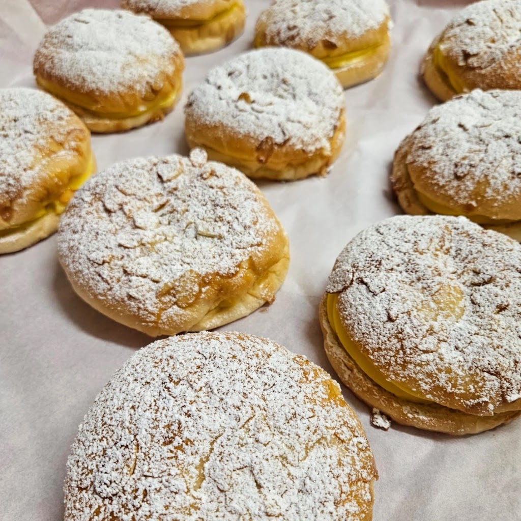 Glenrowan Bakery | Unit 3/34 Gladstone St, Glenrowan VIC 3675, Australia | Phone: (03) 5766 2111